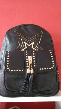 MOCHILAS , CARTERAS ,MONEDEROS, EN CUERO ECOLOGICO ,MUY BUENA CALIDAD. CONSULTAS WATHSSAP 3624356651