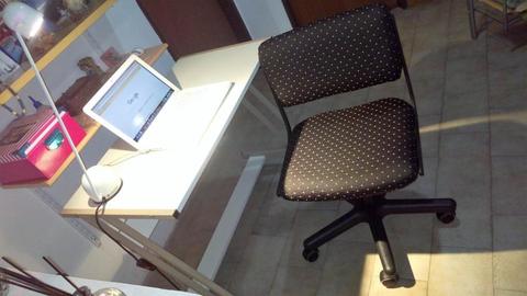 Escritorio y silla de escritorio