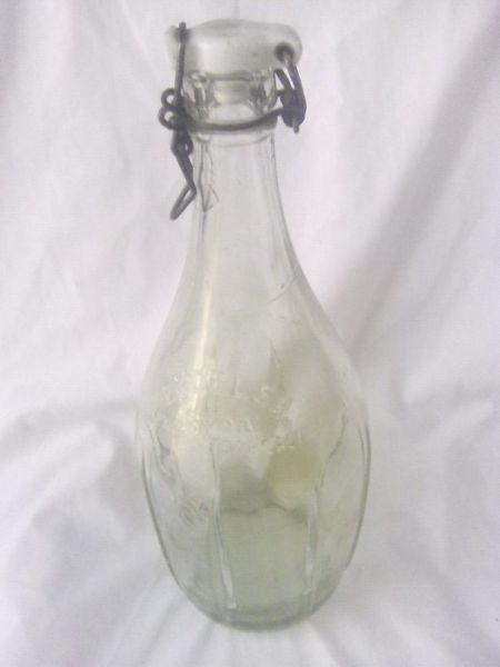Antigua botella vidrio soda