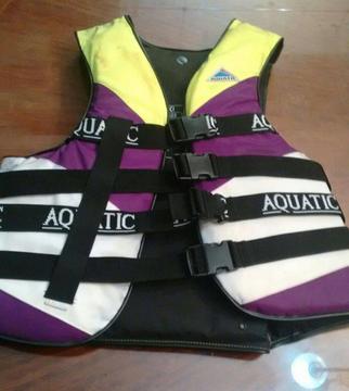 Chaleco Salvavidas Aquatic 4 cinturones Mod Casi nuevo