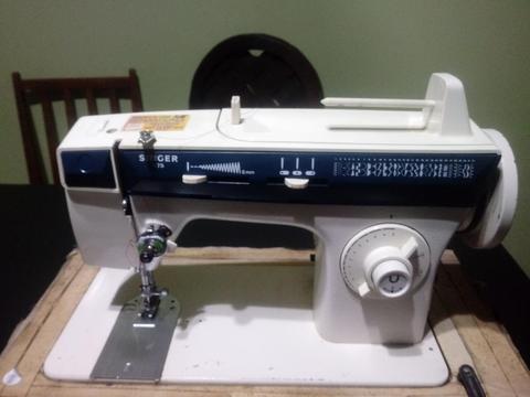 Maquina de Coser Singer