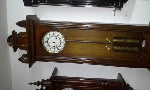 Restauracion y venta de relojes a pendulo antiguos en Cordoba
