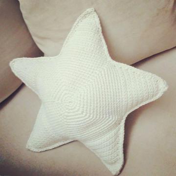 Almohadon estrella tejido