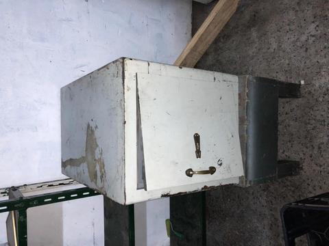 VENDO CAJA FUERTE CON SUS RESPECTIVAS LLAVES !