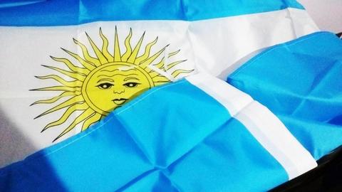 Bandera Argentina Con Sol Pliegue Y Tiras 150 X 90
