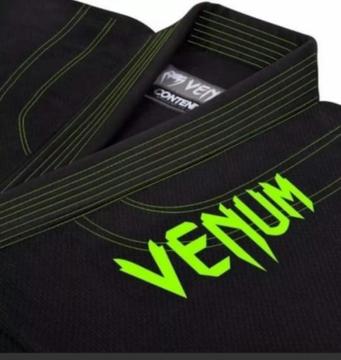 Kimono Venum Contender