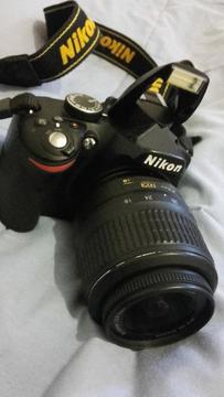 Vendo Nikon D3200 Impecable