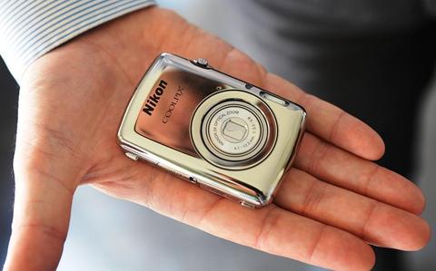 Camara super compacta Nikon Coolpix S01 Plateada Made in Japan