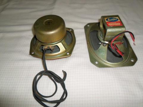 2 DOS PARLANTES PARA RADIOS O TOCADISCOS