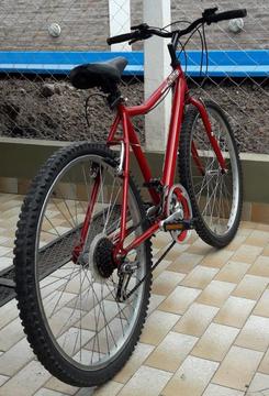 Bicicleta rodado 26 con cambios , muy buena !!