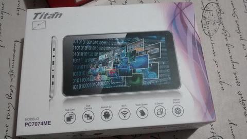 Tablet Titán PC7074ME
