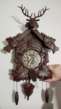 Reloj Plástico Simil Cucú