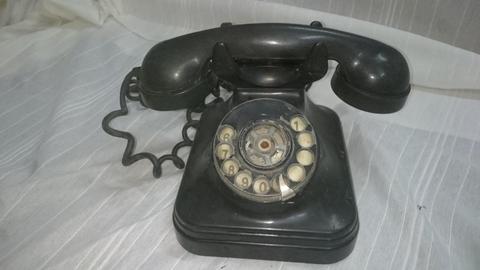 Telefono antiguo de baquelita