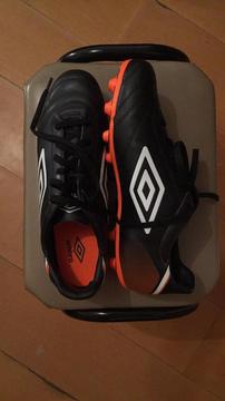 Botines Umbro Talle 42.5 Classico V HGR