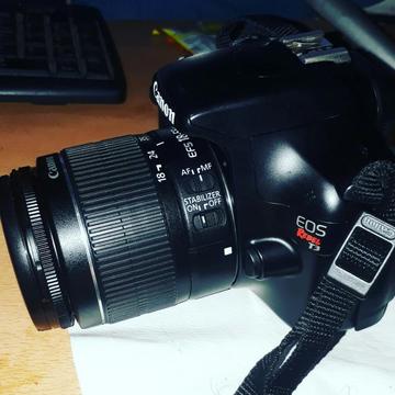 Canon T3 Camara Reflex