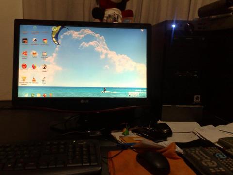 Vendo Computadora Completa con monitor tv, LG, 24