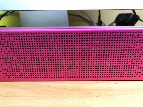 Parlante bluetooth Xiaomi. Aux. Micro sd. Nuevo