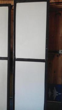 cuatro puertas de placard en aluminio y madera