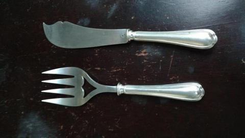 cuchillo y tenedor de plata