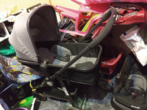 Chango Y Huevito Avanti