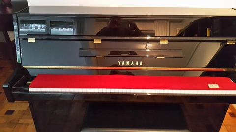 Piano Yamaha nuevo!!! Retasado!! Incluye banqueta. $ 120.000