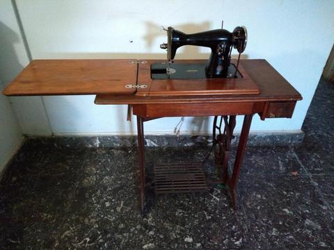 MAQUINA DE COSER BROMBERG