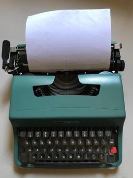 Máquina de escribir Olivetti Lettera 32