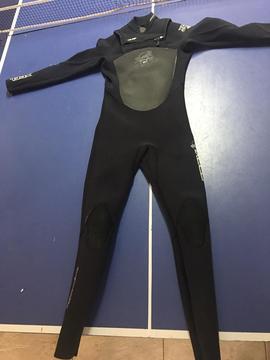 Traje Neoprene Xcel 3.2 Talle 16