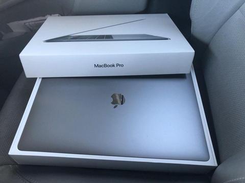 Nueva laptop Apple MacBook Pro en caja