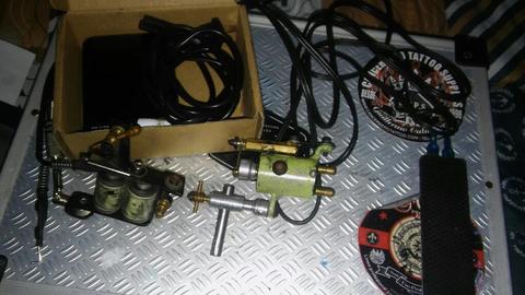 Vendo Pedal con Fuente Y 2 Maquinas