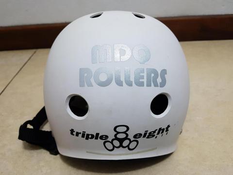 CASCO TRIPLE 8 BRAINSAVER RUBBER Y GLOSSY Impecable!