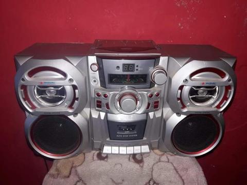 Minicomponente Suzuki modelo vcmc 380 cassette Cd mp3