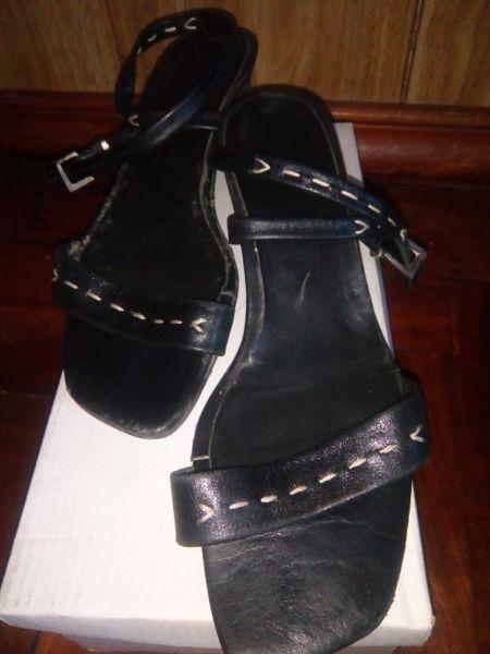 Sandalias. Cuero. N°36. Color Negro. Oferta Verano 2018