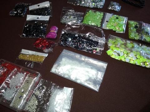 SALDO DE LENTEJUELAS Y CANUTILLOS