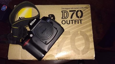 Vendo Nikon D70