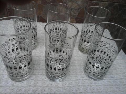 6 vasos nuevos de vidrio