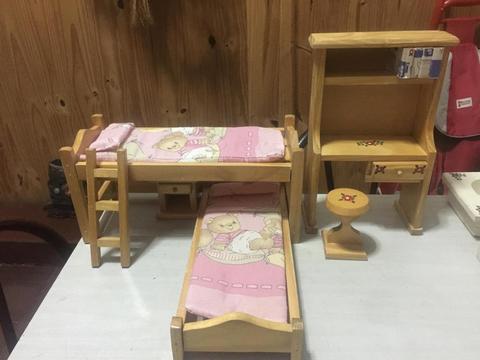 muebles d madera para barbies habitacion