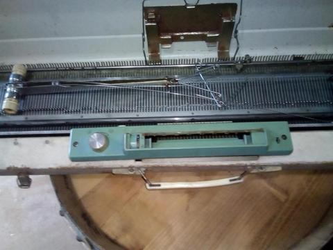 Maquina de tejer Vintage Marca Lady Tricot Memorama usada