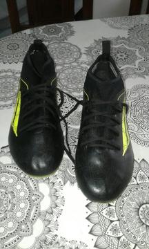 Botines de Futbol Nro 41