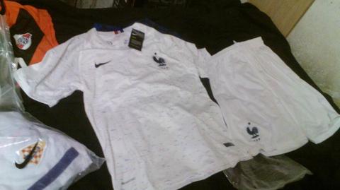 Conjunto Francia Talle: L Original