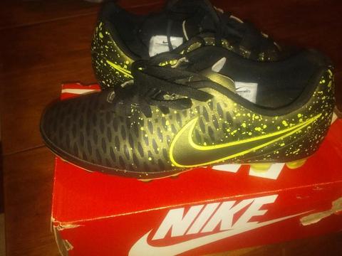 Se Venden Botines Nike