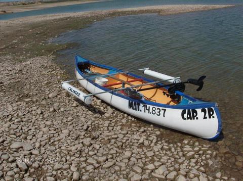 VENDO CANOA CANADIENSE MATRICULADA C/MOTOR $36.000S/TRAILER