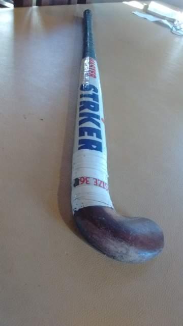 Palo de Hockey REGALO marca Striker vendo o permuto