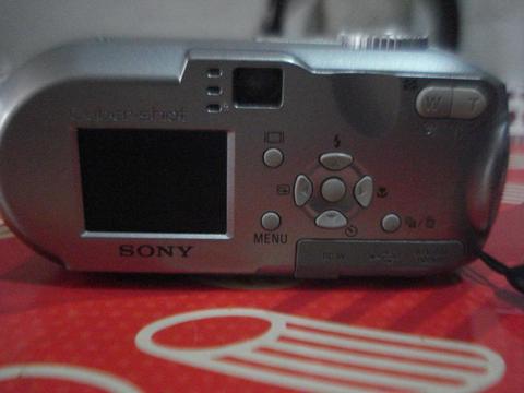 Vendo esta Camara Digital Sony Cyber Shoy Dsc P93a 5.1 Megapixel impecable!!