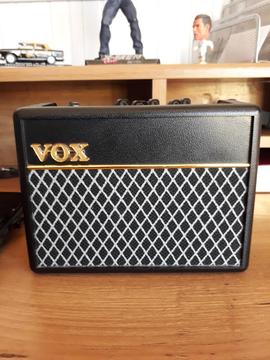 Mini Amplif para bajo Ac1 Rhythm Vox