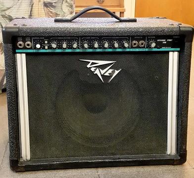 Vendo Amplificador PEAVEY studio 110 , 65 W