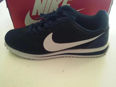 Nike Cortez Ultra talle 41,5 8,5 US IMPECABLES