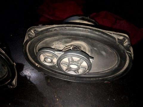 Vendo Parlantes Funciónando