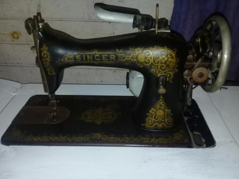 Maquina de Coser Singer