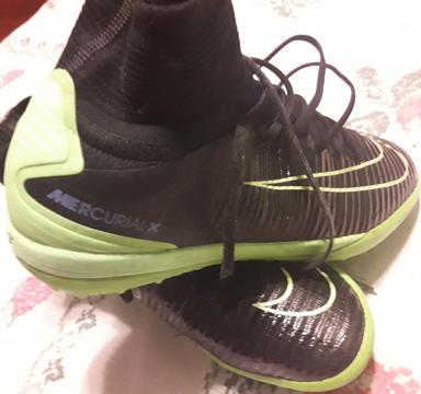 BOTINES NIKE ORIGINALES COMO NUEVOS NIÑO